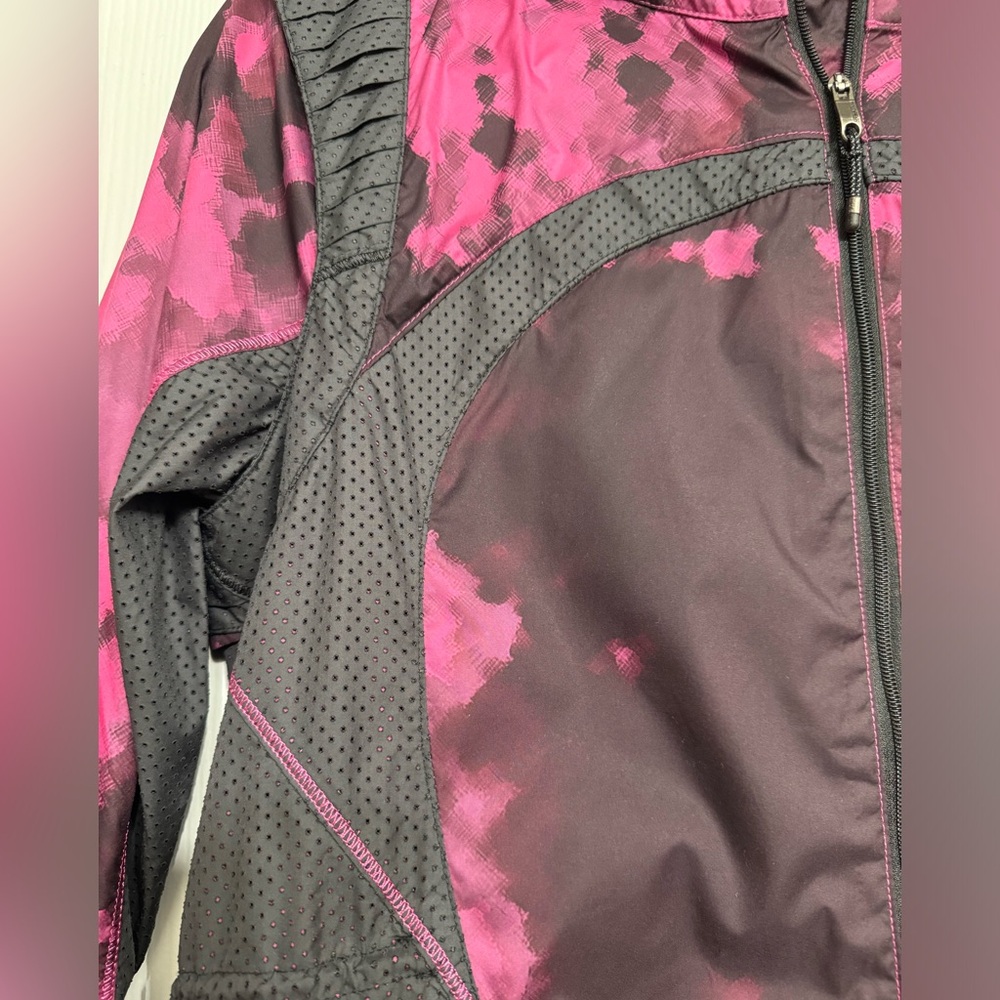 Lululemon Vent It Out Windbreaker Jacket - Picture 8 of 11